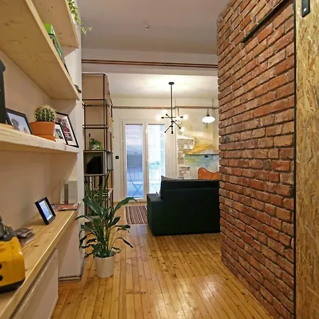 Kostas' Downtown Industrial Loft Thessaloniki