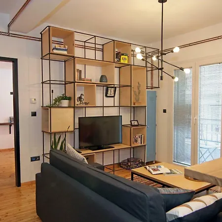 Kostas' Downtown Industrial Loft * Thessaloniki