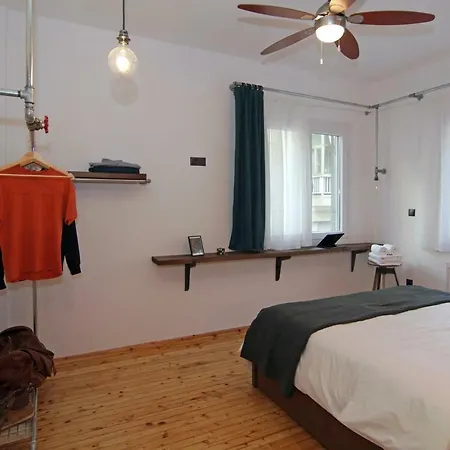 Apartment Kostas' Downtown Industrial Loft